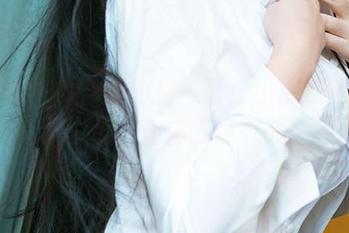 爱尤物 – 办公室的另一面：小蛮妖的写真集精选，让你眼前一亮！