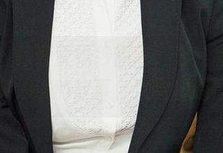 爱尤物 – 徐萱萱婚纱图包，光是看就让人开始想象浪漫的故事，太会制造情绪了！
