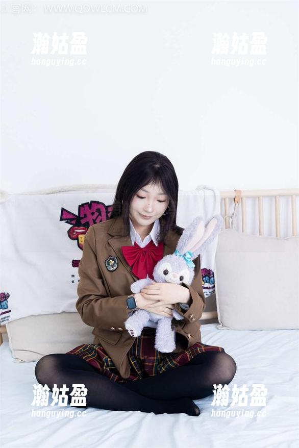 物恋传媒 - 婷婷的美脚写真合集：一双腿的故事，听说精彩在脚踝！