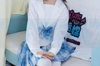物恋传媒 – 图册里的岚岚与她两双高跟凉鞋:听,她在走路的声音