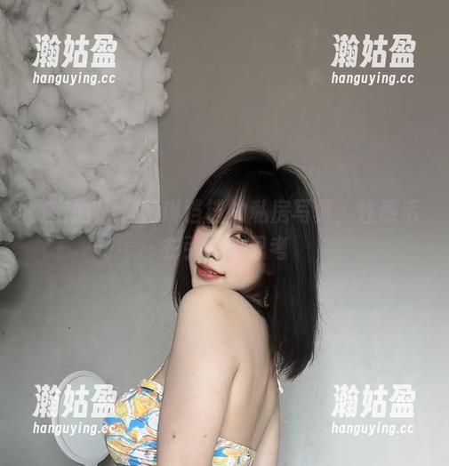 微密圈 - 探险琳铛铛的私房写真，性感毛衣引发的思考