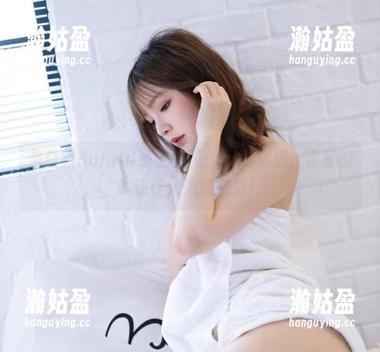 当白露Bululu遇上校园：COS精选，青春的味道让人流连忘返！