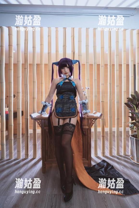 揭开神楽坂真冬赛车女郎的神秘面纱：作品背后的故事