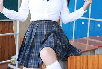 秀人网 – MOON嘉依的制服，神秘晦涩，作品却直击心灵！