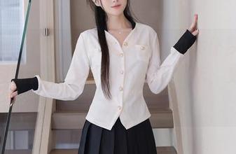 秀人网 – Manuela玛鲁娜的女仆梦—这原图和照片里藏着的不只是工作，更有生活。