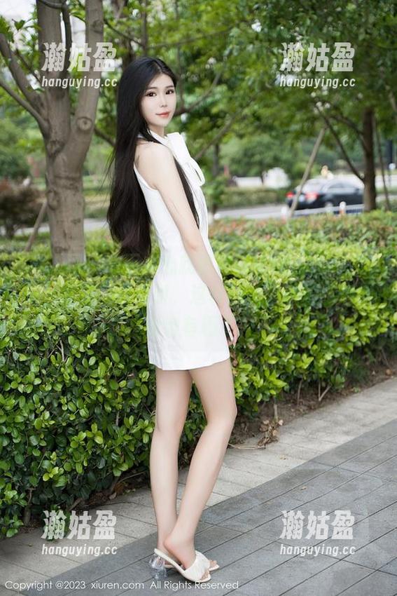 秀人网 - 一不小心就被Mieko林美惠子的天台高清图包吸引，这样的美，感觉生活都变得有趣了。