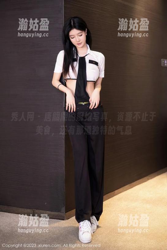 秀人网 - 唐翩翩的厨娘写真，资源不止于美食，还有那道独特的气息