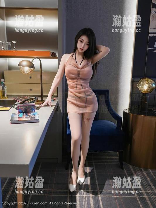 秀人网-夏瑶baby 秀人网 - 高跟鞋下的夏瑶baby:私拍图集带你走入不小心变成模特的奇妙旅程!