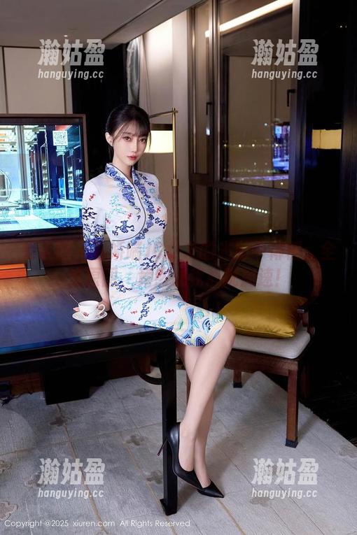 秀人网 - 在娇喘JC女友的光影中徘徊：全集原图，竟然让我心跳加速！