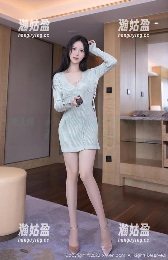 秀人网-小兔纯纯 秀人网 - 小兔纯纯的长腿:你以为我是兔子,实际上我是辣妹!
