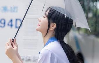 秀人网 – 小逗逗的清纯作品：镜头背后那些未说出的暗涌。