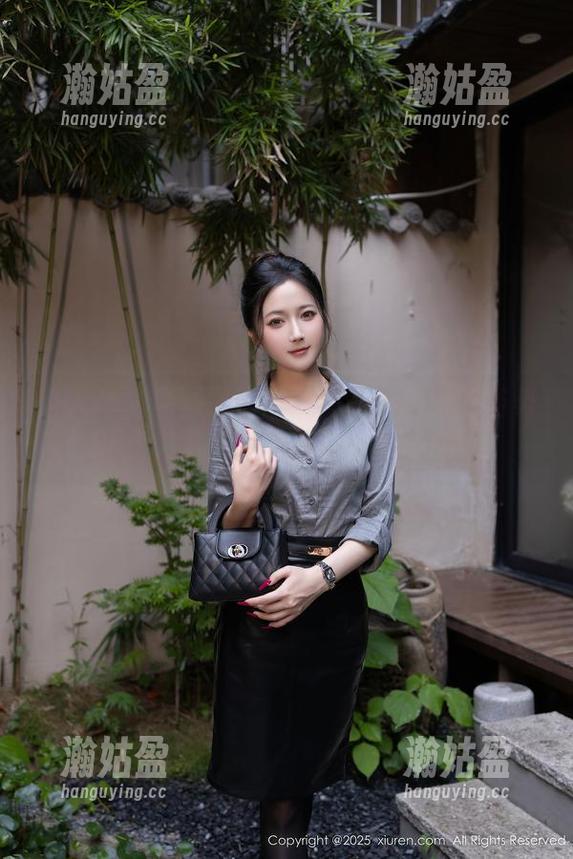 秀人网-张庭蓉 秀人网 - 原图警告!张庭蓉运动时的姿势让我想学,可是我身体不答应…