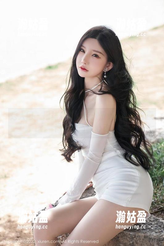 秀人网-是小逗逗 秀人网 - 网袜魅力无穷:是小逗逗全套原图让你一秒心动