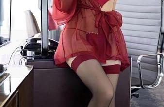 秀人网 – 从未见过的王乔恩Abby：红裙私房大合集，甜到掉牙的瞬间！