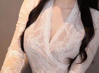 秀人网 – 别看了，软软Roro的最新图包有种剧情反转的感觉，真是让人意想不到呢！