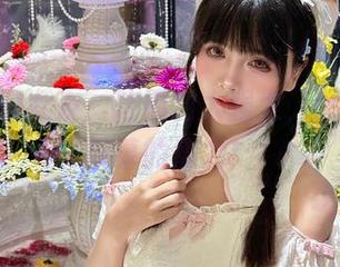 秋山AkI女友：这福利太强大，图片直逼屏幕的魔力！