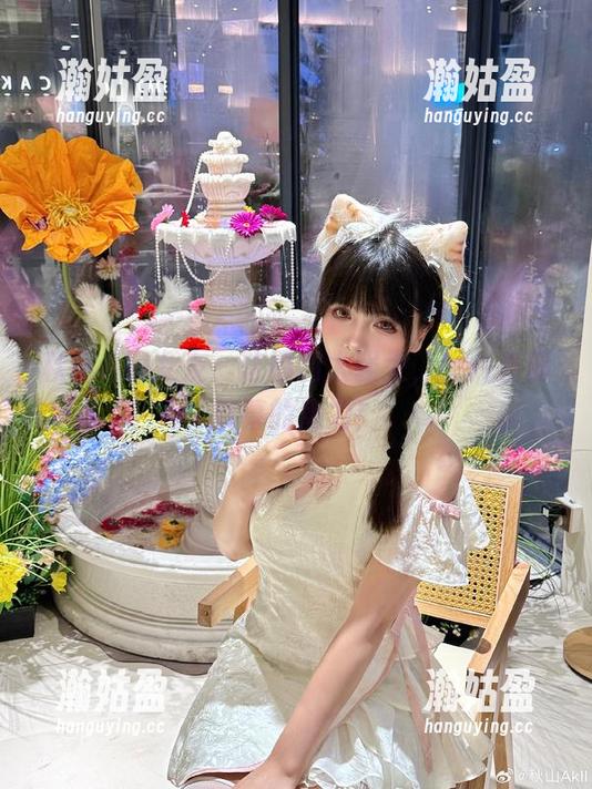 秋山AkI女友：这福利太强大，图片直逼屏幕的魔力！