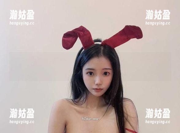 纪念小小v 微密圈 - 纪念小小v的最新“医生”风格,你会想当她的病人吗?快来分享!