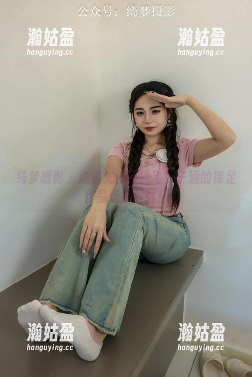 绮梦摄影 - 谁说光脚不能飞？子涵的裸足作品值得下载！