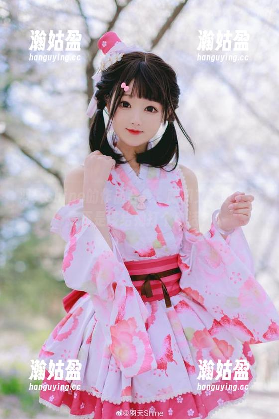 羽天shine的作品合集：藤和艾莉欧，我是不是该给她打个电话？