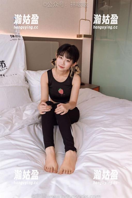 袜啵啵 - 橘橘的华伦天奴高跟鞋在线，原图里那抹色彩…真让人心动！