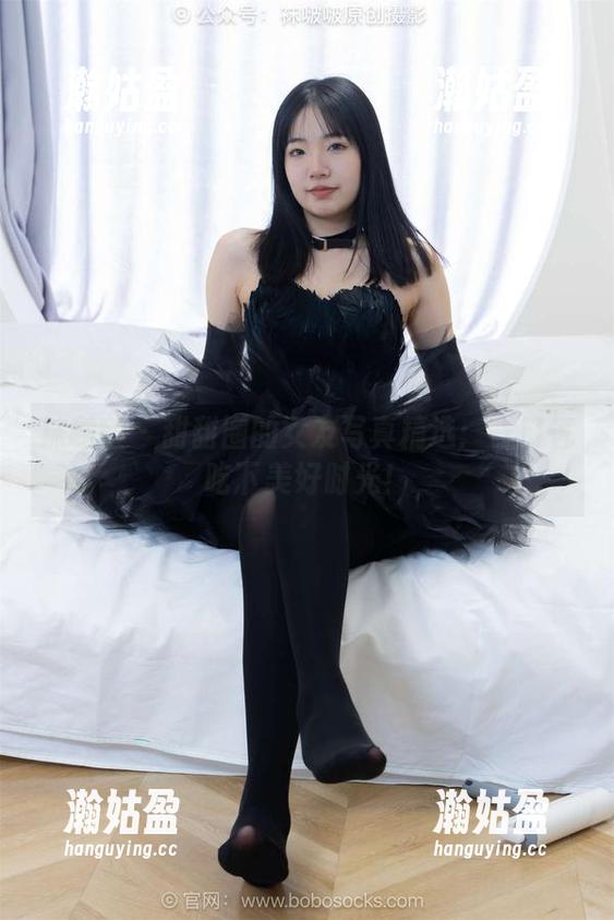 袜啵啵-甜甜圈 袜啵啵 - 甜甜圈的女友写真精选:一口气吃下美好时光!