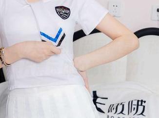 袜啵啵 – 双人字拖时尚圈新星：稚予最新照片展示你的拖鞋潜力！
