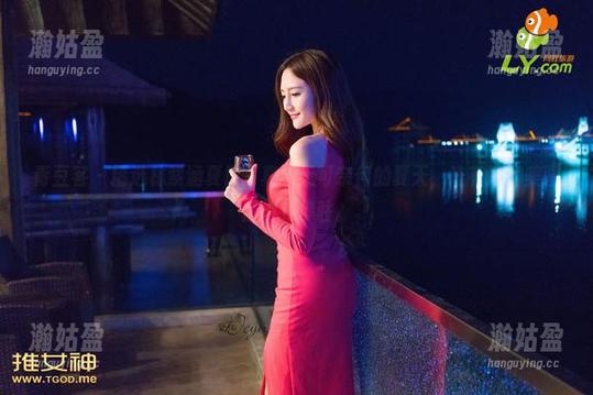 青豆客-林紫涵 青豆客 - 精选林紫涵夏日写真:无可奈何的夏天,唯有她的美图值得我停驻。