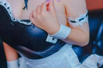 韶陌陌与比基尼：写真中随时都可能有人来问‘你在晒啥呀’，哈哈！
