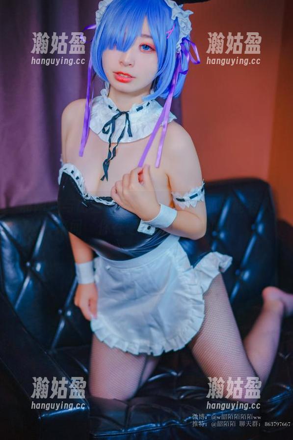 韶陌陌 韶陌陌与比基尼:写真中随时都可能有人来问‘你在晒啥呀’,哈哈!