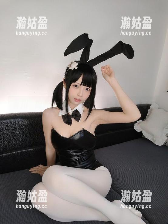 香川澪福利大放送：看加藤惠兔女郎写真，别说我不提醒！