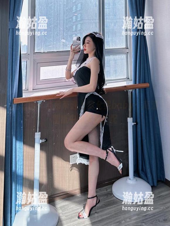 黎允熙baby 微密圈 - 当吊带遇上黎允熙baby:高清壁纸中的梦幻搭配