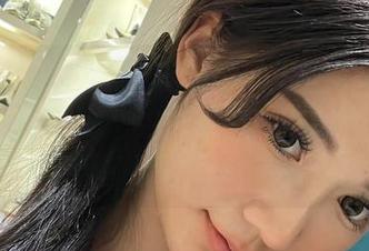 微密圈 – 黎允熙baby的蓝白条纹写真集真是高清得让人目不转睛，想问她平时穿衣服都是这样选的吗？